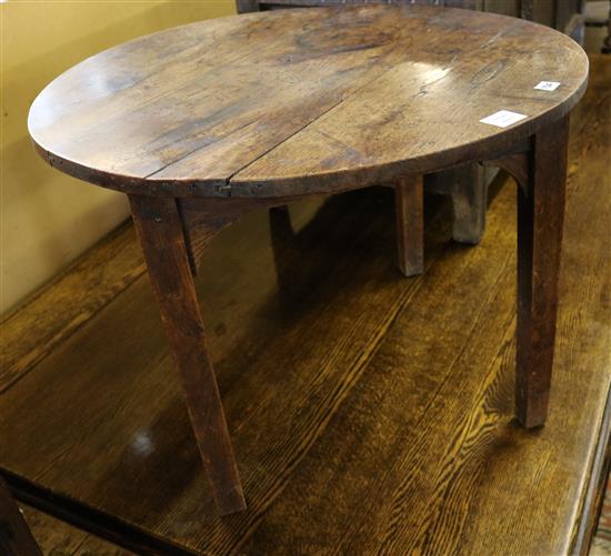 18th century oak circular topped cricket table (cut down)